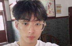 网红帅哥吃瓜事件真相是真的吗,真相揭秘，是真是假？