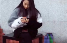 小姐姐玩魔方,小姐姐的魔方世界之旅