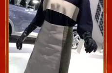 小姐姐买了两双新鞋子,小姐姐时尚步伐再升级